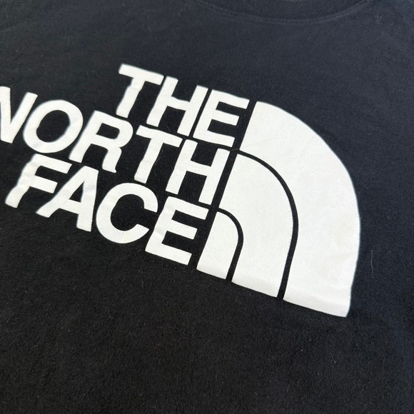 The North Face Womens Black Graphic Logo T-Shirt Size M Short Sleeve Cotton Tee - Picture 2 of 7